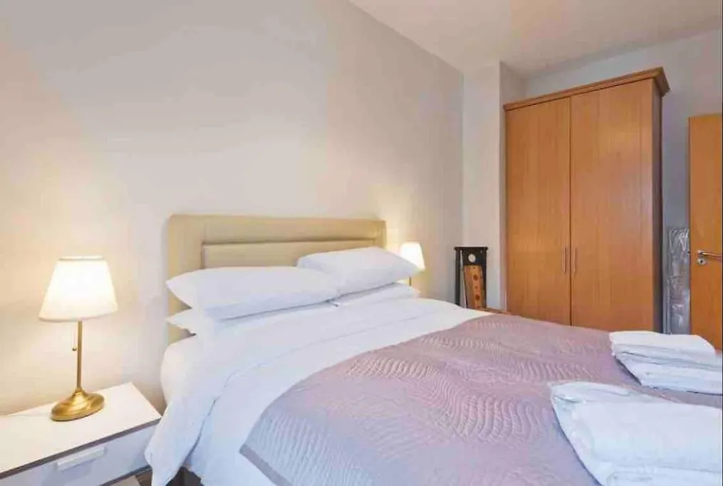 شقة Luxury Two Bedroom Apt In دبلن