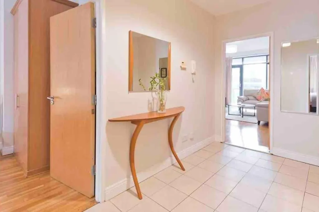 アパート Luxury Two Bedroom Apt In ダブリン